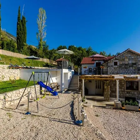 Vila Rustic In Gruda With Private Pool