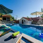Rustic In Gruda With Private Pool