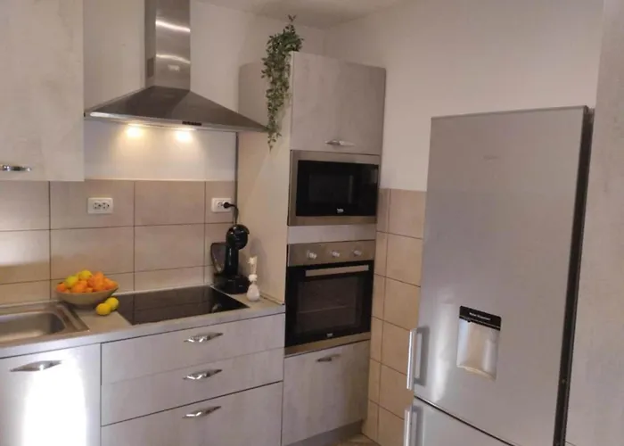 Rustic In Gruda With Private Pool فيلة *