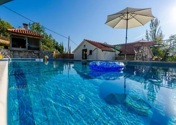 فيلة Rustic In Gruda With Private Pool