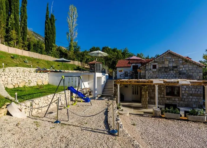 فيلة Rustic In Gruda With Private Pool