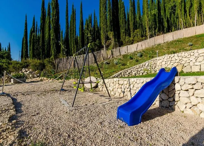 Rustic In Gruda With Private Pool فيلة Vodovada